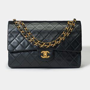 Chanel​​ ​​Timeless​​ ​​medium​​ ​​25​​ ​​cm​​ ​​double​​ ​​flap​​ ​​shoulder​​